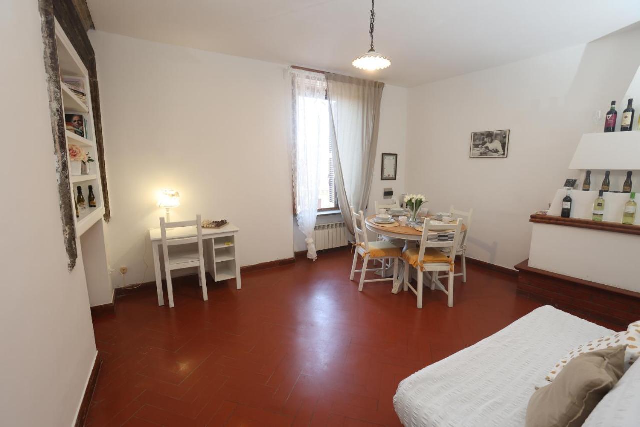 Relax Nel Borgo, La Fontana Apartment กัมปาญญาโน ดิ โรมา ภายนอก รูปภาพ